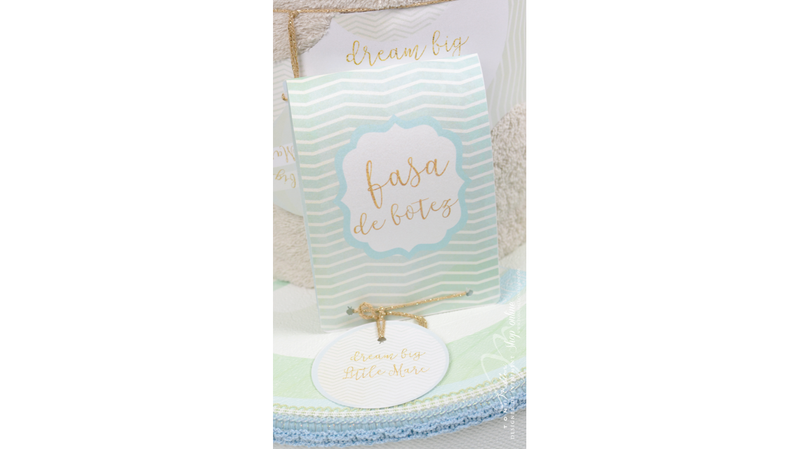 Trusou de botez brodat pentru baieti, Dream big, little one 1